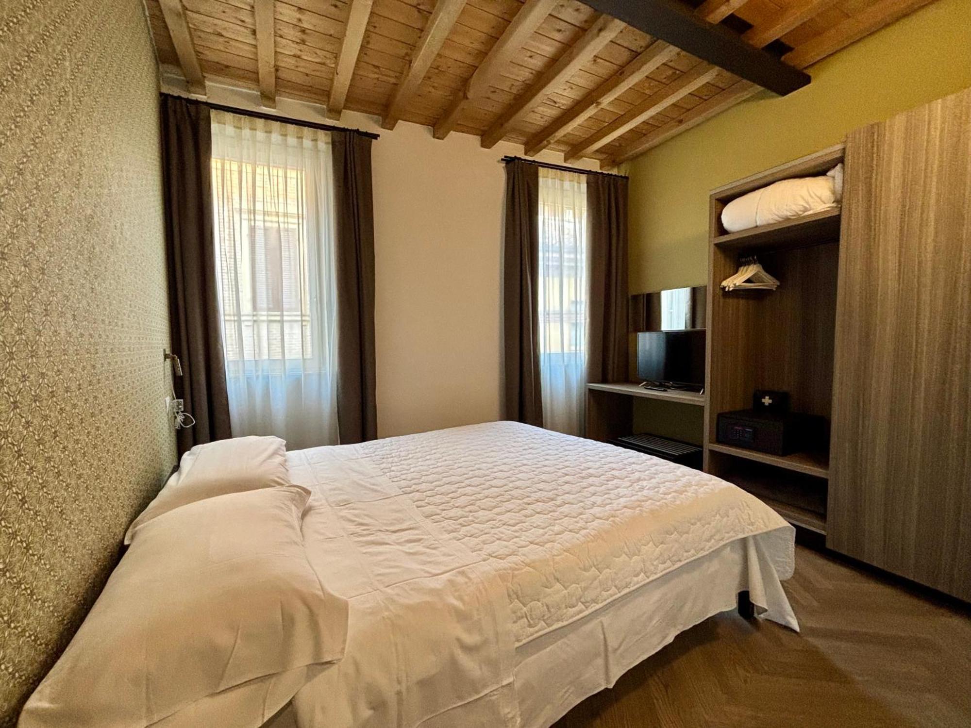 Saragozza A Due Passi Da Piazza Grande - Wifi E Parcheggio Gratuito Apartamento *
