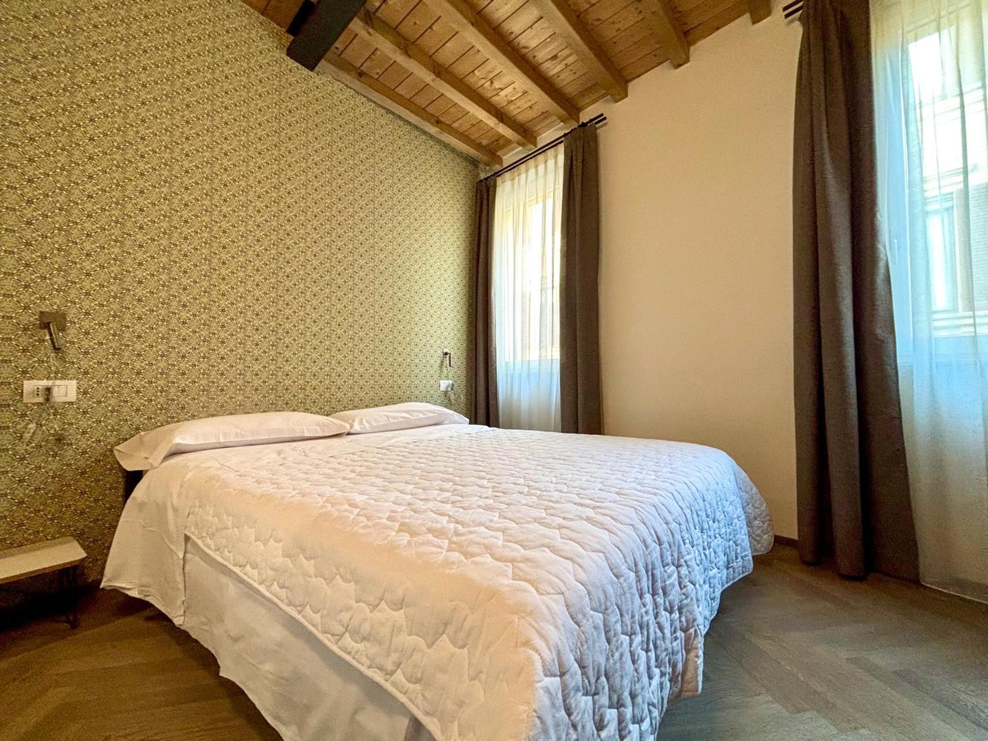 Saragozza A Due Passi Da Piazza Grande - Wifi E Parcheggio Gratuito Apartamento *