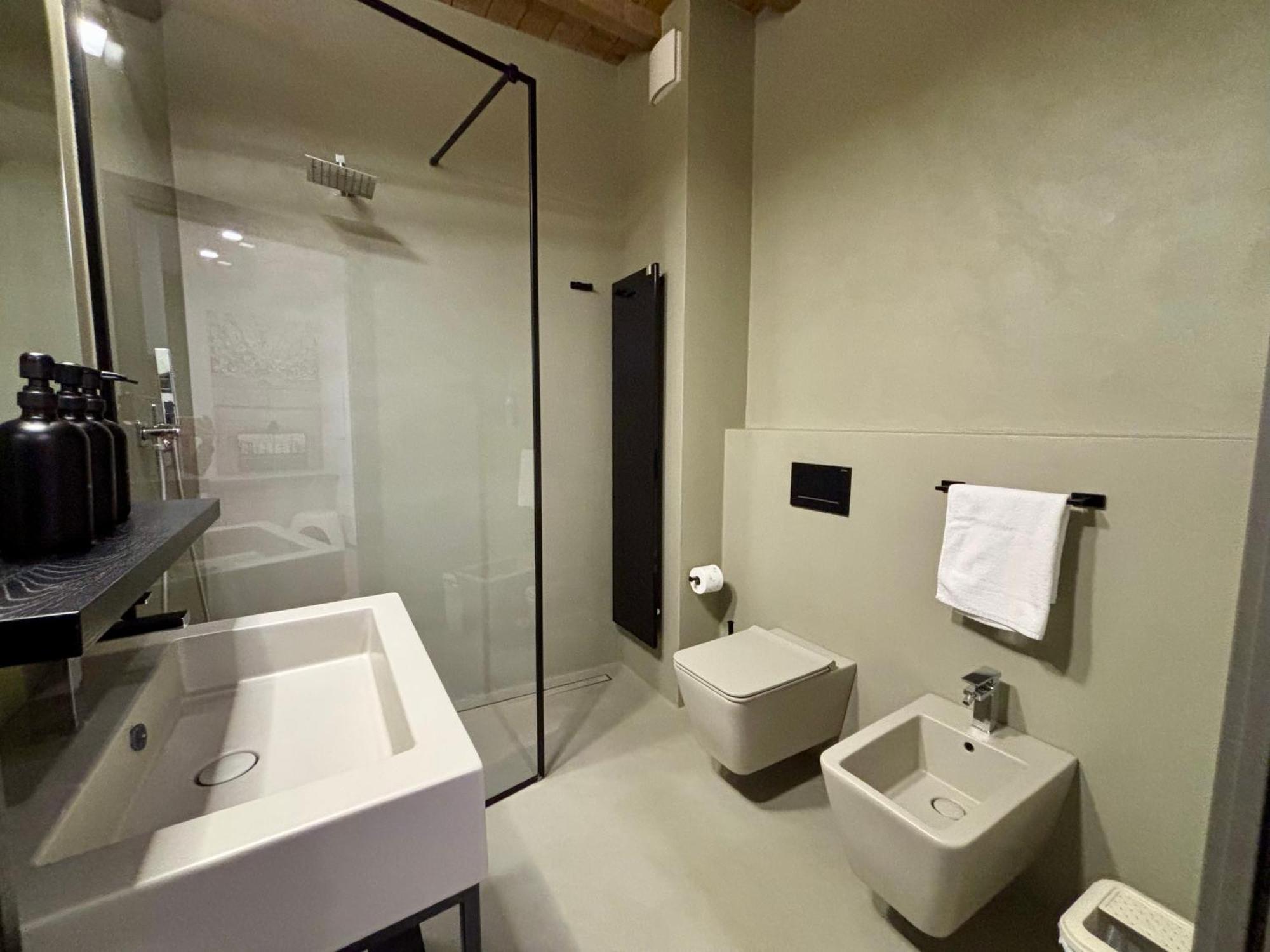 Apartamento Saragozza A Due Passi Da Piazza Grande - Wifi E Parcheggio Gratuito Módena