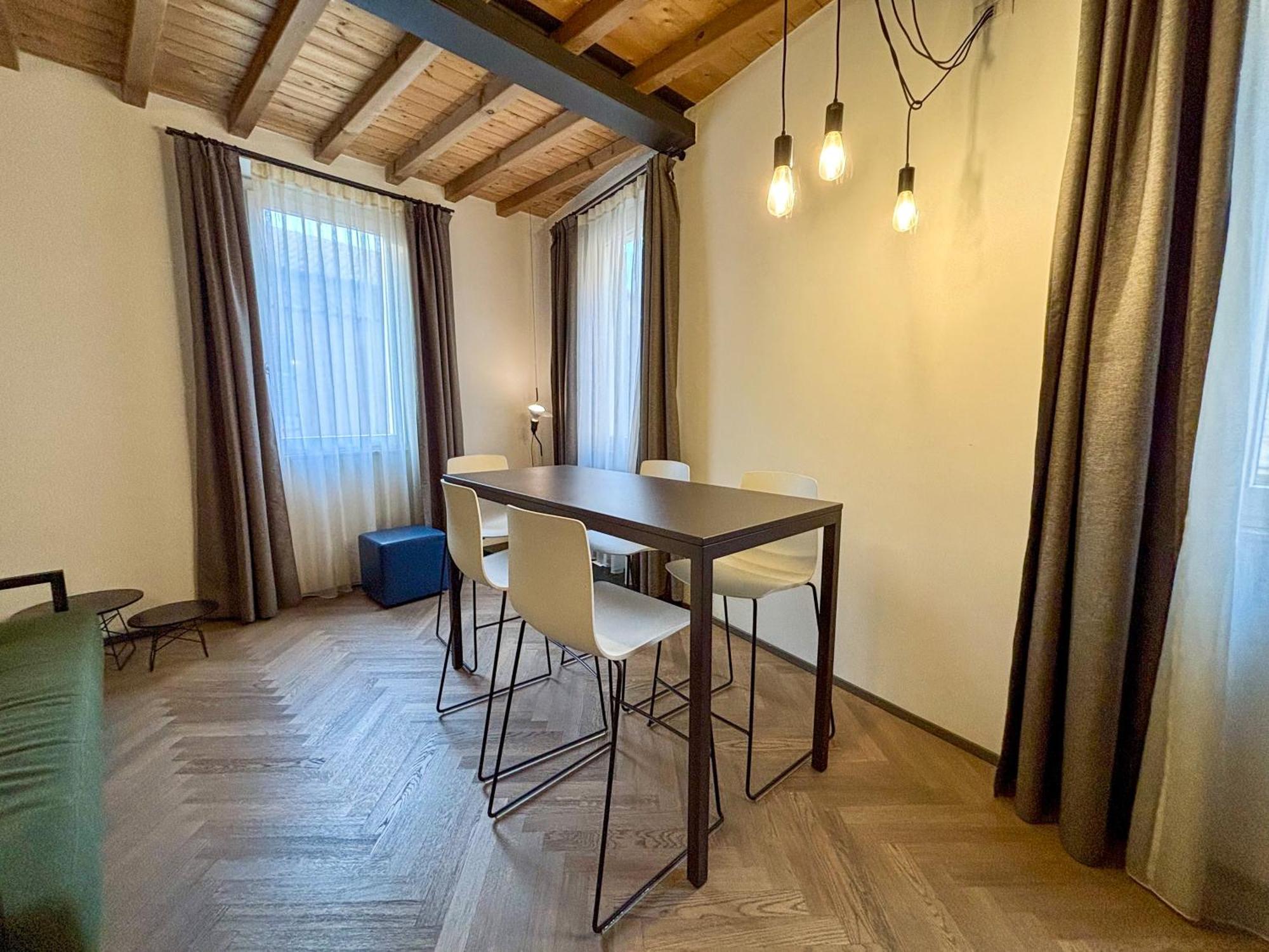 Saragozza A Due Passi Da Piazza Grande - Wifi E Parcheggio Gratuito Apartamento Módena
